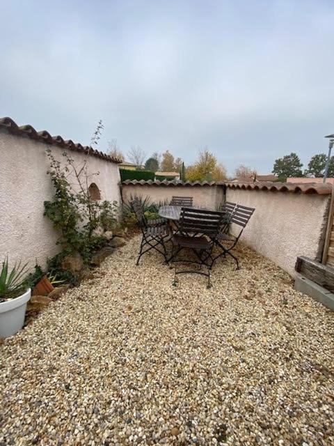 Studio De Jardin "Le Temps D Une Pause" Jusqu'A 4 Personnes En Face Du Beaujolais - Climatisation Et Borne Recharge Vehicule Electrique Montmerle-sur-Saone Exterior foto